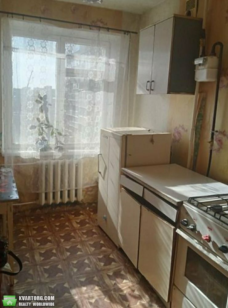 Rent out 2-room apartment. Днепропетровск, Тополь-2 — photo 1