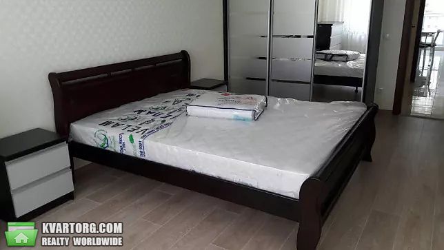 Rent out 3-room apartment. Киев, Софии Русовой — photo 1