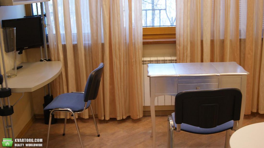 Rent out 2-room apartment. Киев,  Мазепы — photo 4