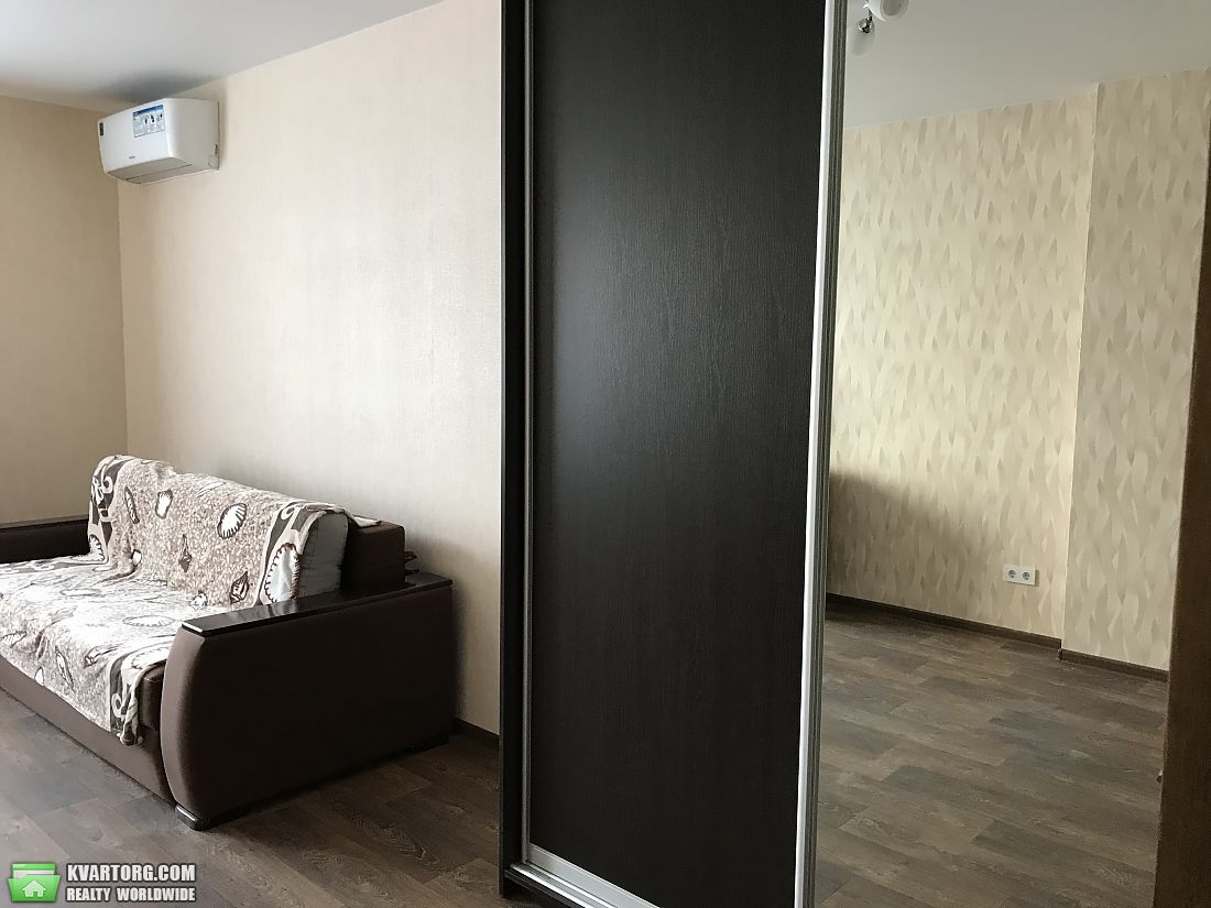 Rent out 2-room apartment. Киев,  Глушкова пр — photo 5
