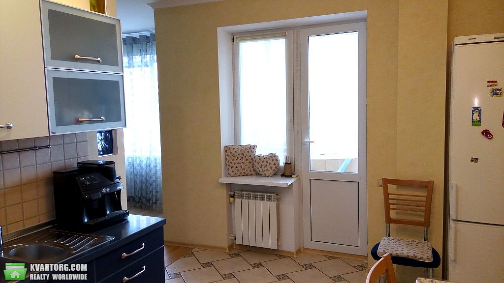 Rent out 3-room apartment. Киев,  Никольско-Слободская — photo 4