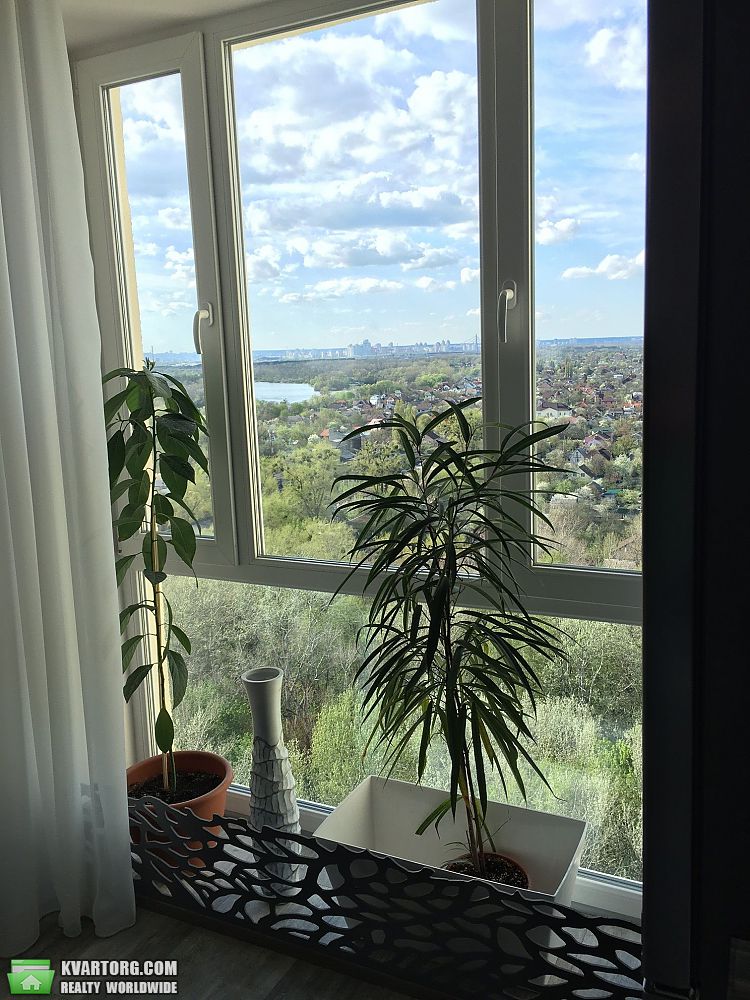 Rent out 2-room apartment. Киев, Комбинатная — photo 4