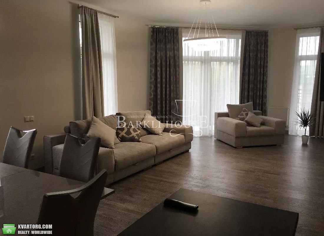 Rent out 3-room apartment. Киев,  Спасская — photo 1
