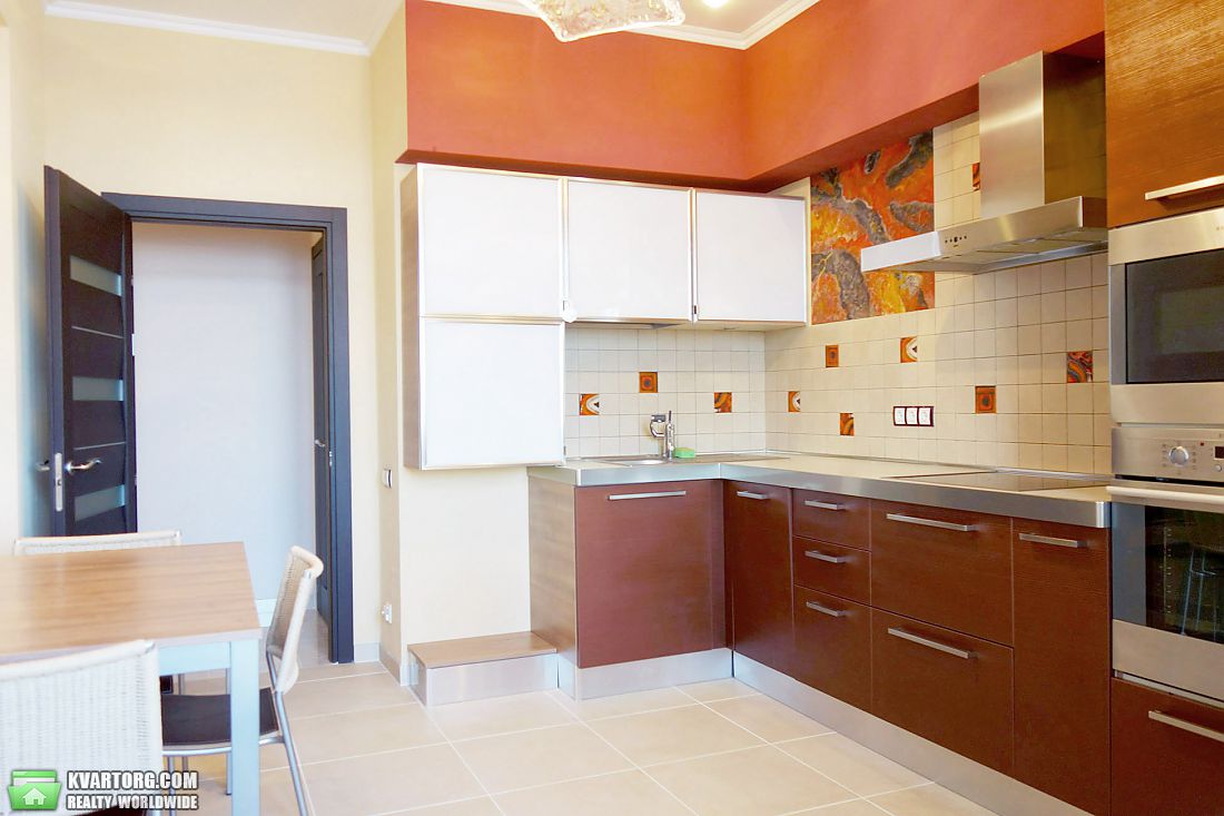 Rent out 2-room apartment. Киев, Леси Украинки бульв. — photo 2