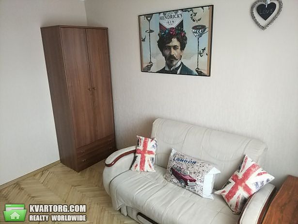 Rent out 3-room apartment. Киев,  Почайнинская — photo 3