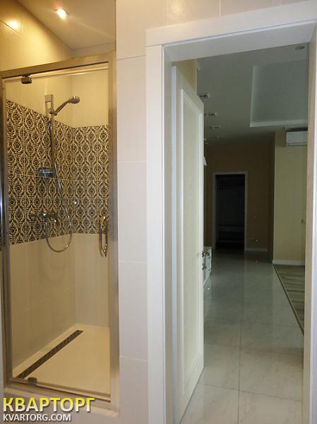 Rent out 2-room apartment. Киев, Драгомирова — photo 2