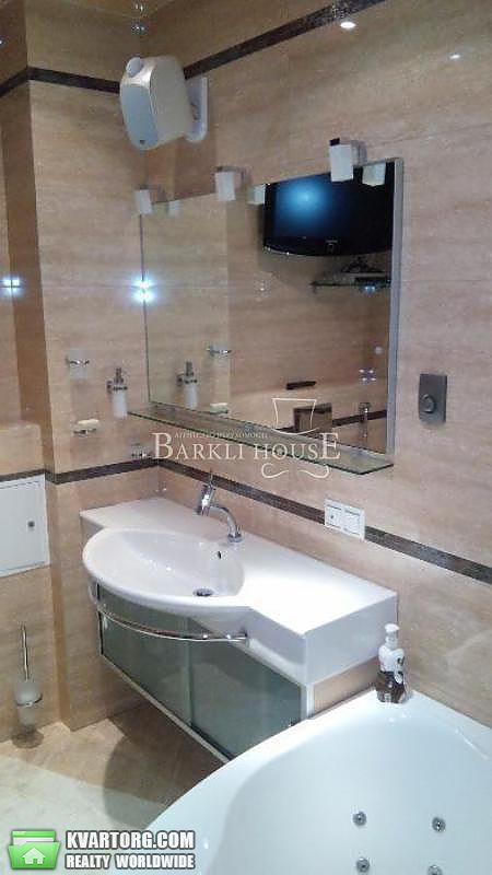 Rent out 3-room apartment. Киев,  Салютная — photo 7
