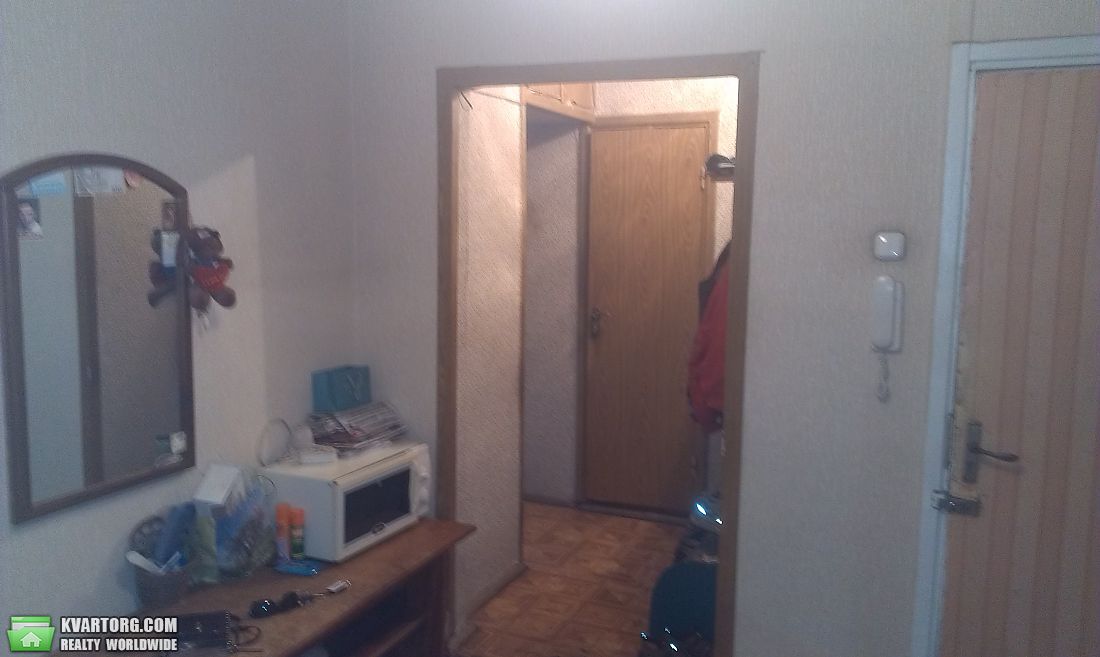 Sell 3-room apartment. Киев,  Захаровская — photo 1