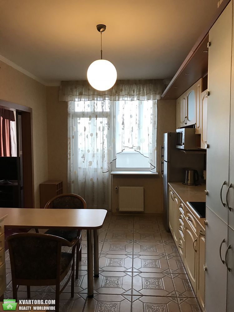 Rent out 3-room apartment. Киев, Окипной — photo 2