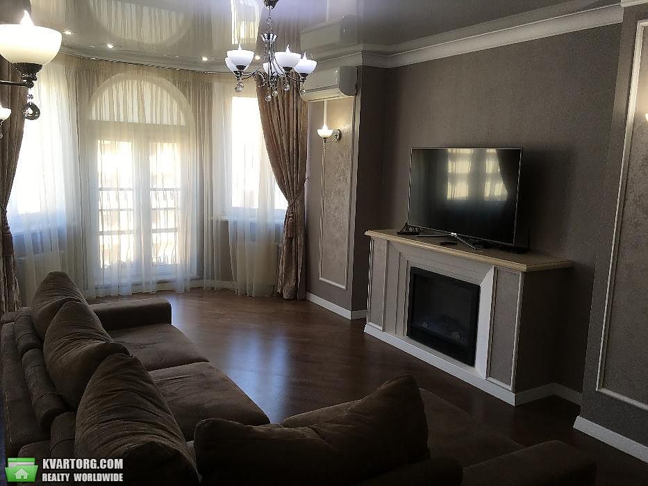 Rent out 3-room apartment. Киев,  Полтавская — photo 1