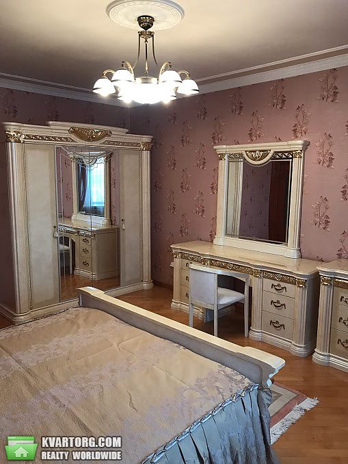 Rent out 3-room apartment. Киев,  Сеченова — photo 1