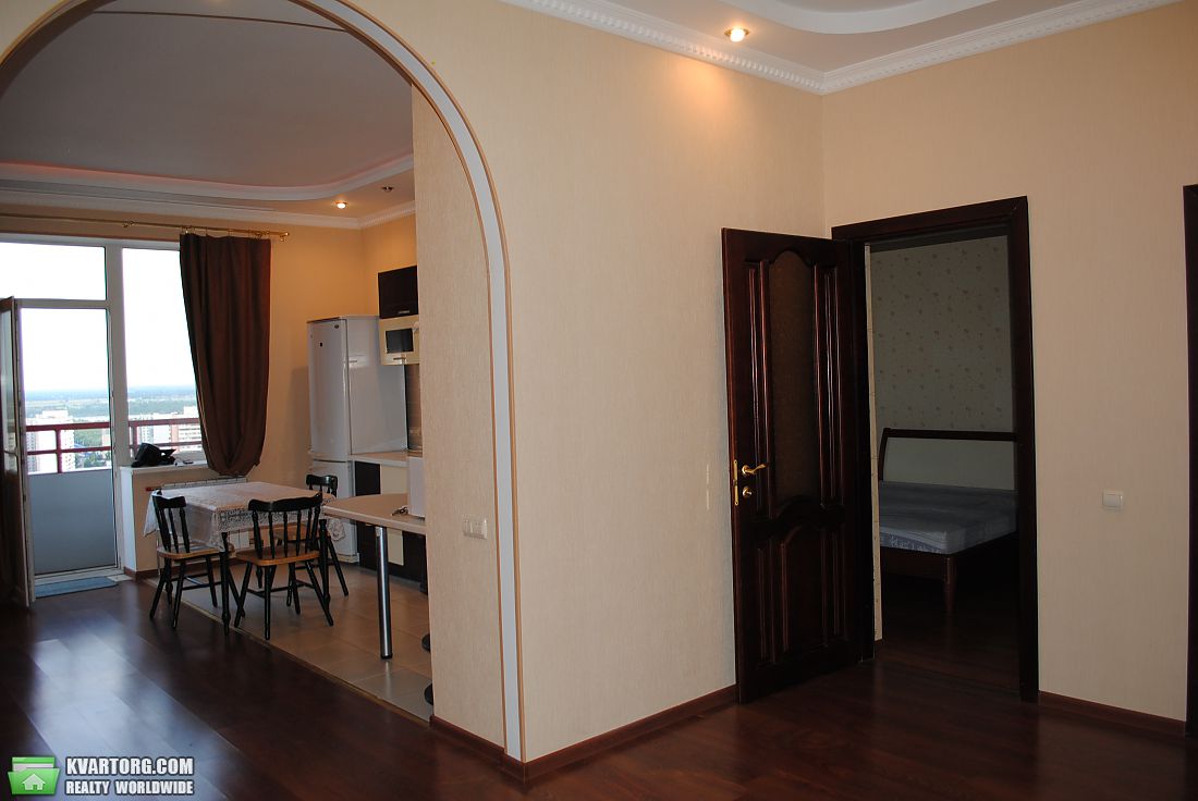 Rent out 2-room apartment. Киев,  Срибнокильская — photo 6