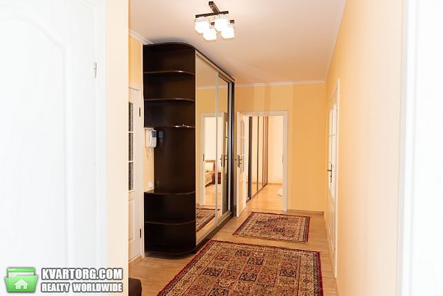 Rent out 2-room apartment. Киев,  Подгорная — photo 9