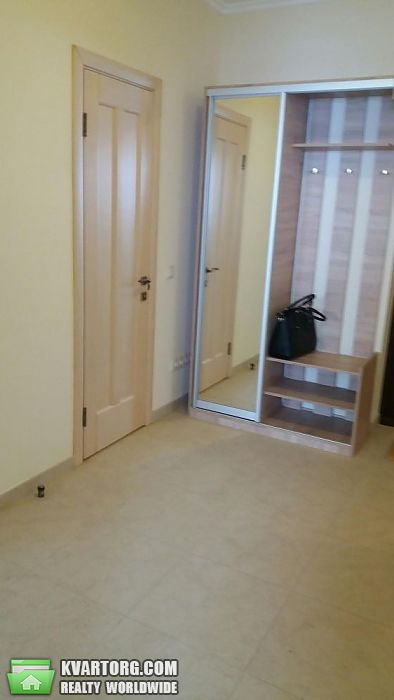 Rent out 2-room apartment. Киев,  Чавдар — photo 3