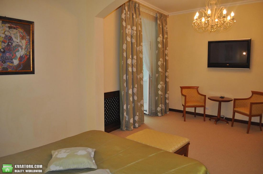 Rent out 4-room apartment. Киев,  Михайловская — photo 9