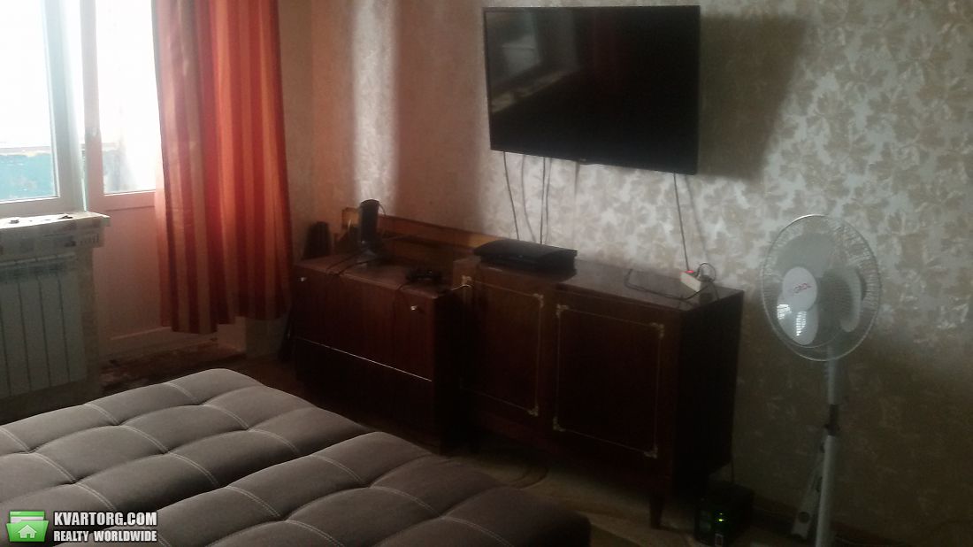 Rent out 3-room apartment. Киев, Йорданская — photo 10