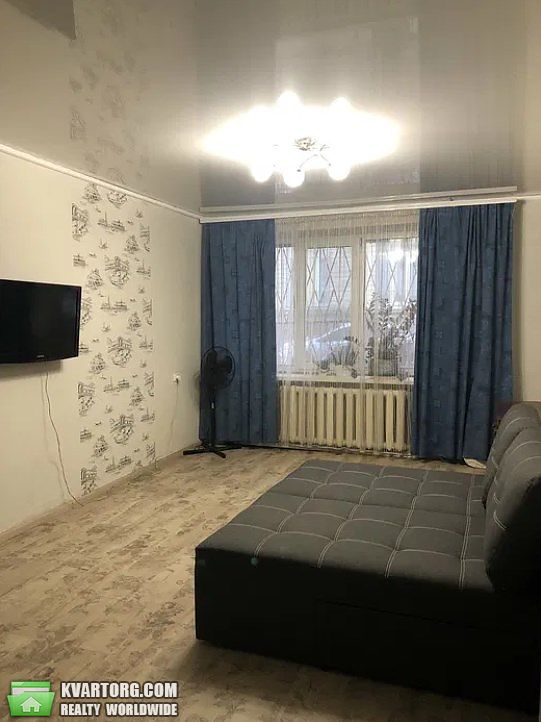 Rent out 1-room apartment. Киев,  Лабораторная — photo 2