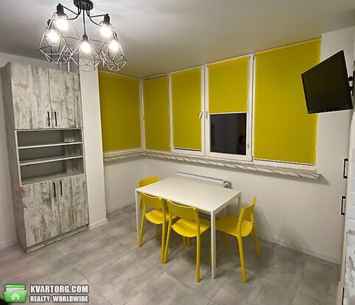 Rent out 2-room apartment. Львов, Джона Ленона — photo 2
