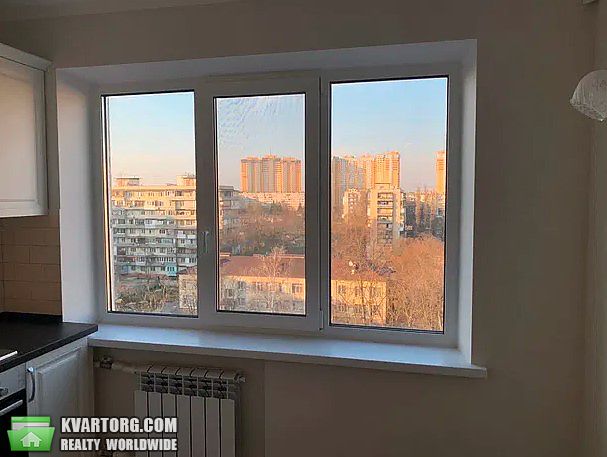 Rent out 3-room apartment. Киев, Полярная — photo 4