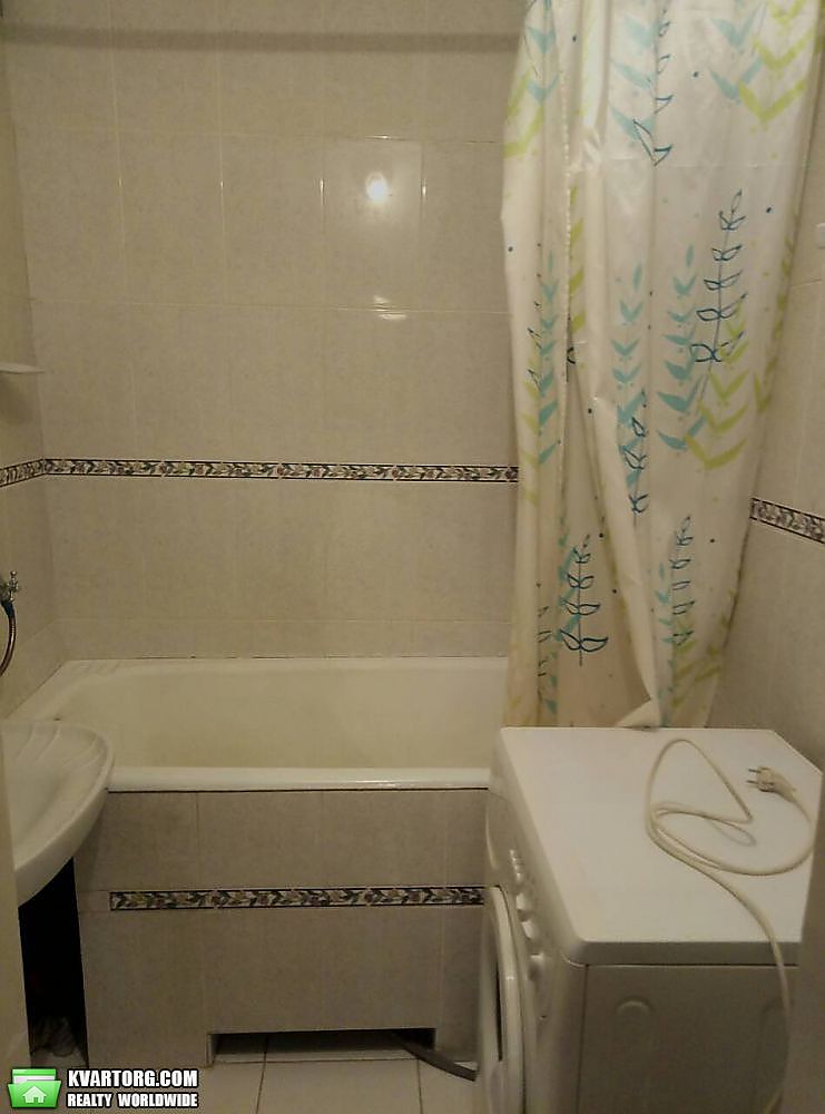 Rent out 2-room apartment. Киев, Лисковская — photo 9
