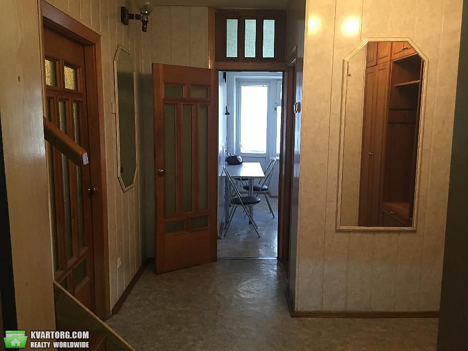 Sell 4-room apartment. Киев,  Почайнинская — photo 1