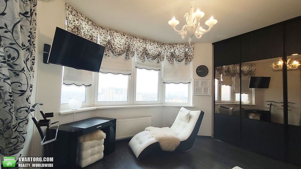 Sell 4-room apartment. Киев,  Никольско-Слободская — photo 3