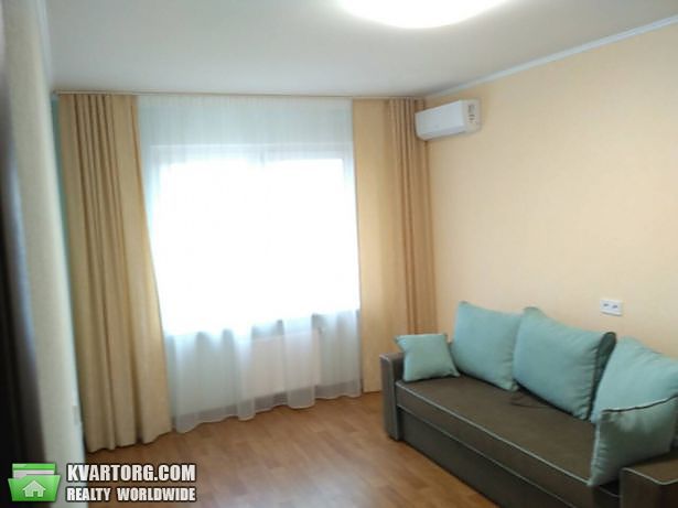 Rent out 2-room apartment. Киев,  Русановская наб — photo 4