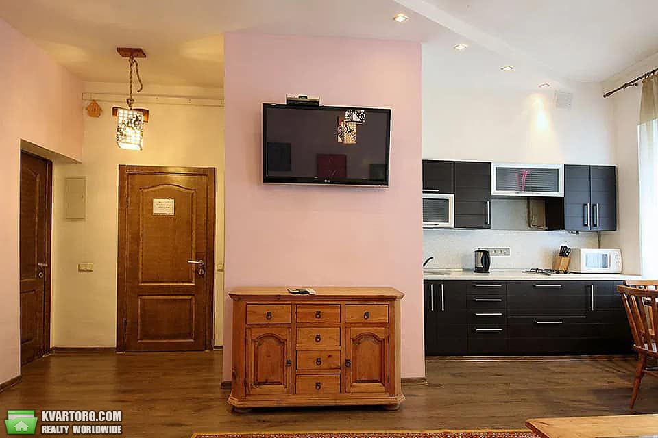 Rent out 2-room apartment. Киев,  Михайловский пер — photo 4