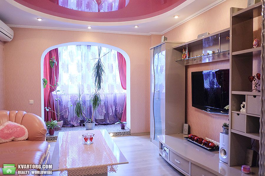 Rent out 2-room apartment. Киев,  Луначарского — photo 2