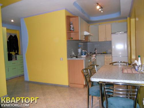 Rent out 2-room apartment. Киев,  Жилянская — photo 5