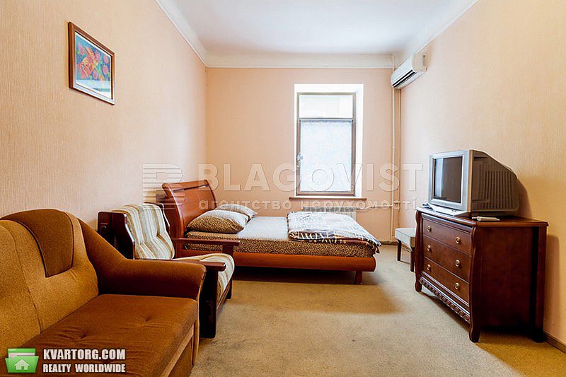 Sell 2-room apartment. Киев,  Бассейная — photo 1