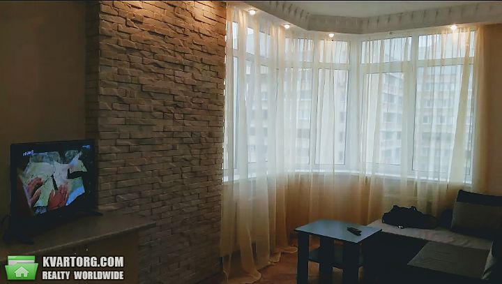 Rent out 2-room apartment. Киев,  Гмыри — photo 2