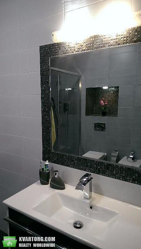 Rent out 2-room apartment. Киев,  Щорса — photo 7