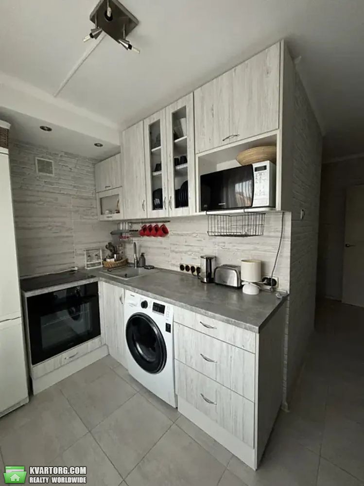 Rent out 2-room apartment. Киев, Сірожупанників — photo 5