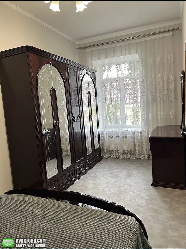 Rent out 2-room apartment. Киев,  Контрактовая пл — photo 3