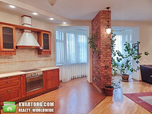 Rent out 3-room apartment. Киев, ул. Старонаводницкая — photo 1