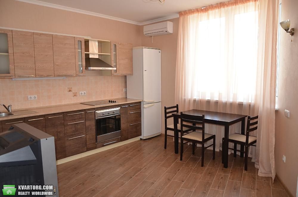 Rent out 2-room apartment. Киев,  Чавдар — photo 1