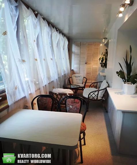 Rent out 2-room apartment. Киев,  Кловский спуск — photo 1