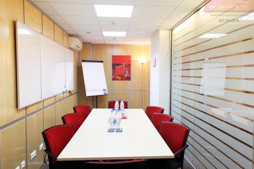 Rent out office. Киев, Сагайдачного 25а — photo 3