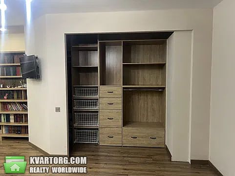 Rent out 3-room apartment. Киев, Практичная — photo 7