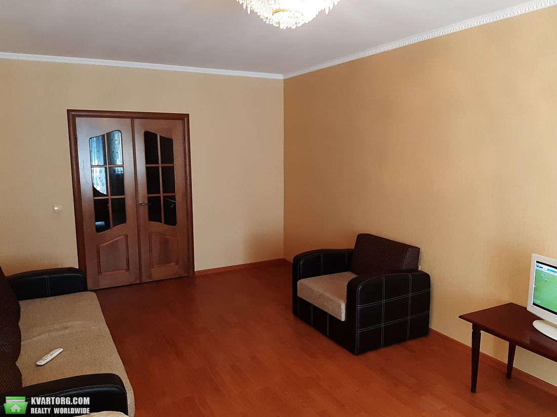 Rent out 2-room apartment. Киев,  Голосеевская — photo 8
