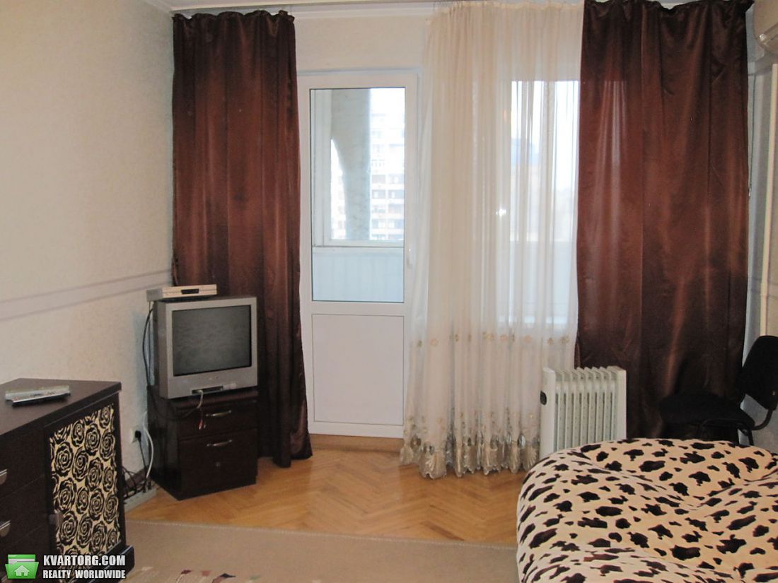 Sell 2-room apartment. Киев,  Златоустовская — photo 1