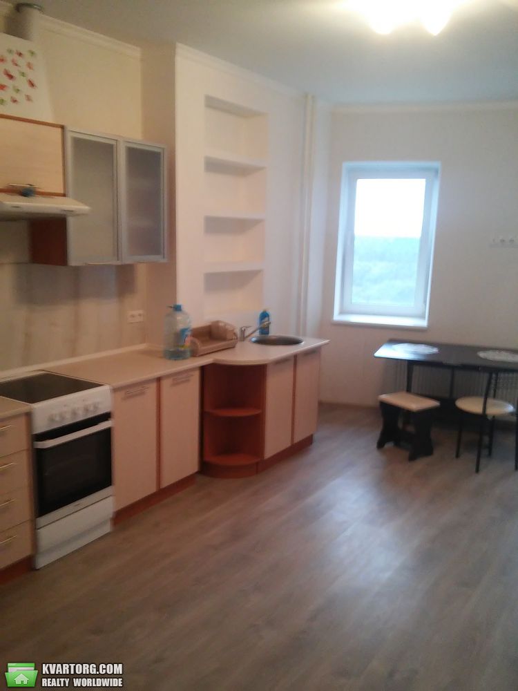 Rent out 1-room apartment. Киев,  Бударина — photo 2