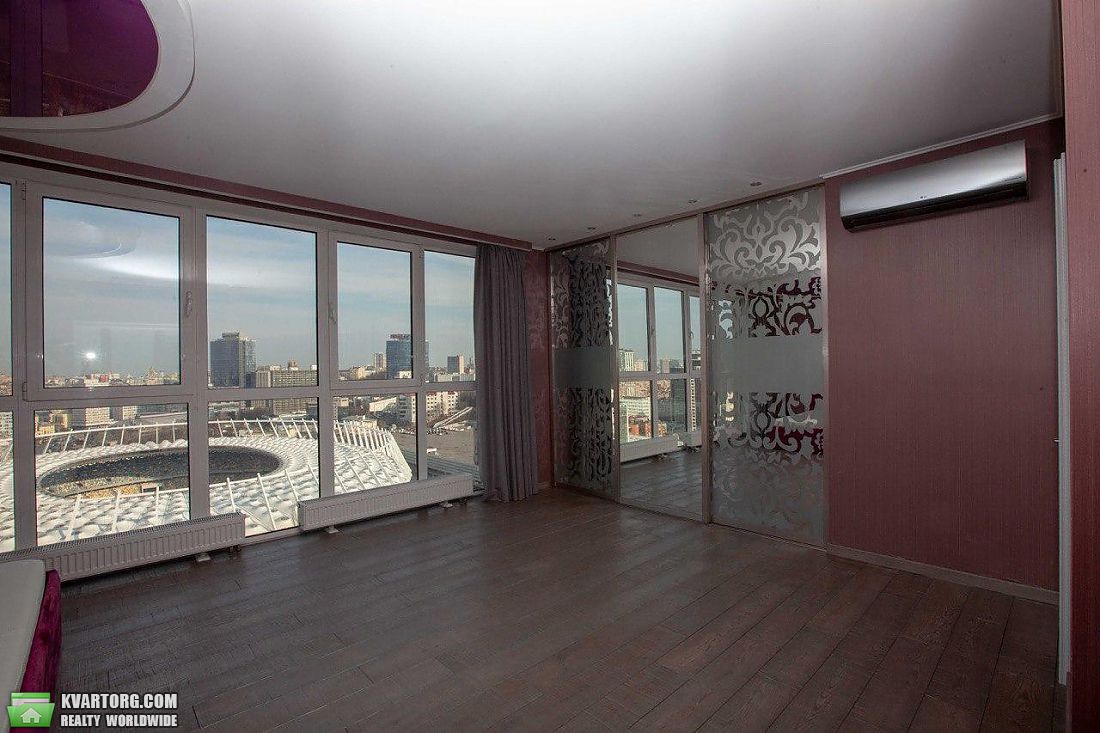Rent out 5-room apartment. Киев, Деловая — photo 10