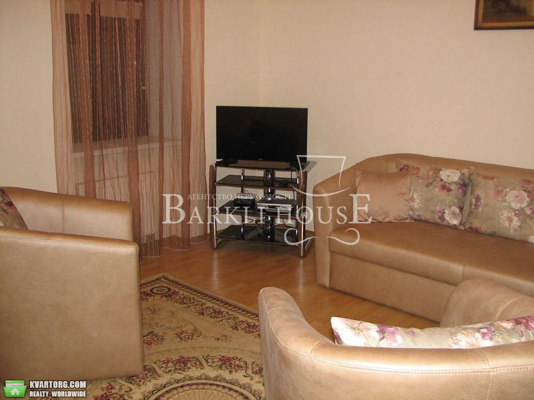 Rent out 3-room apartment. Киев,  Ярославский пер — photo 1
