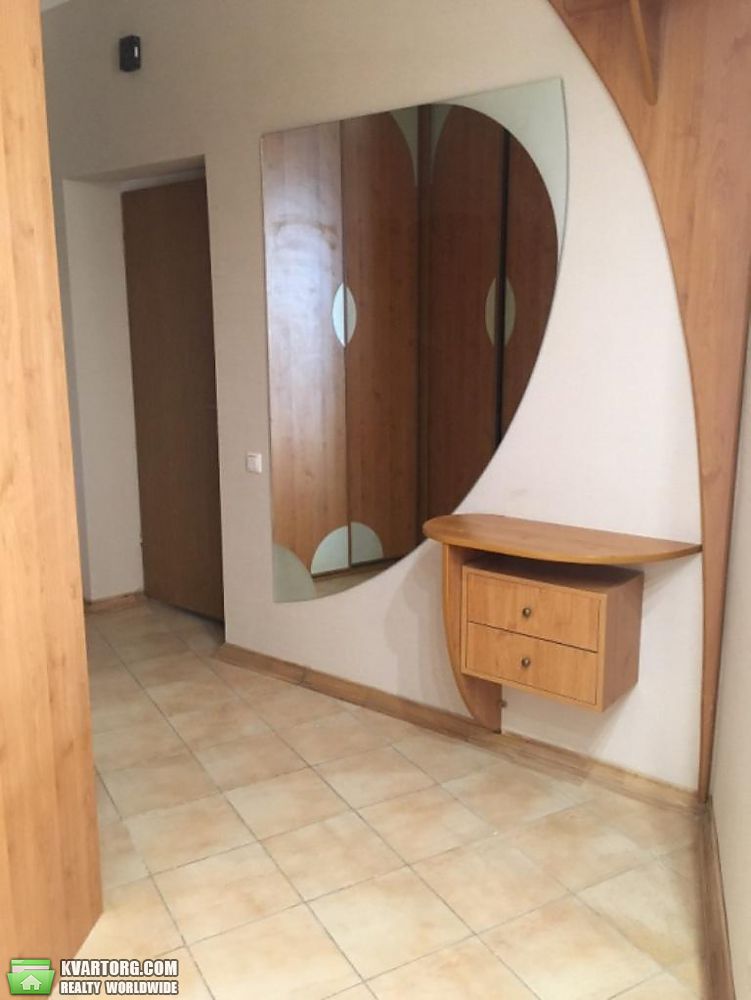 Rent out 1-room apartment. Киев,  Дмитриевская — photo 3