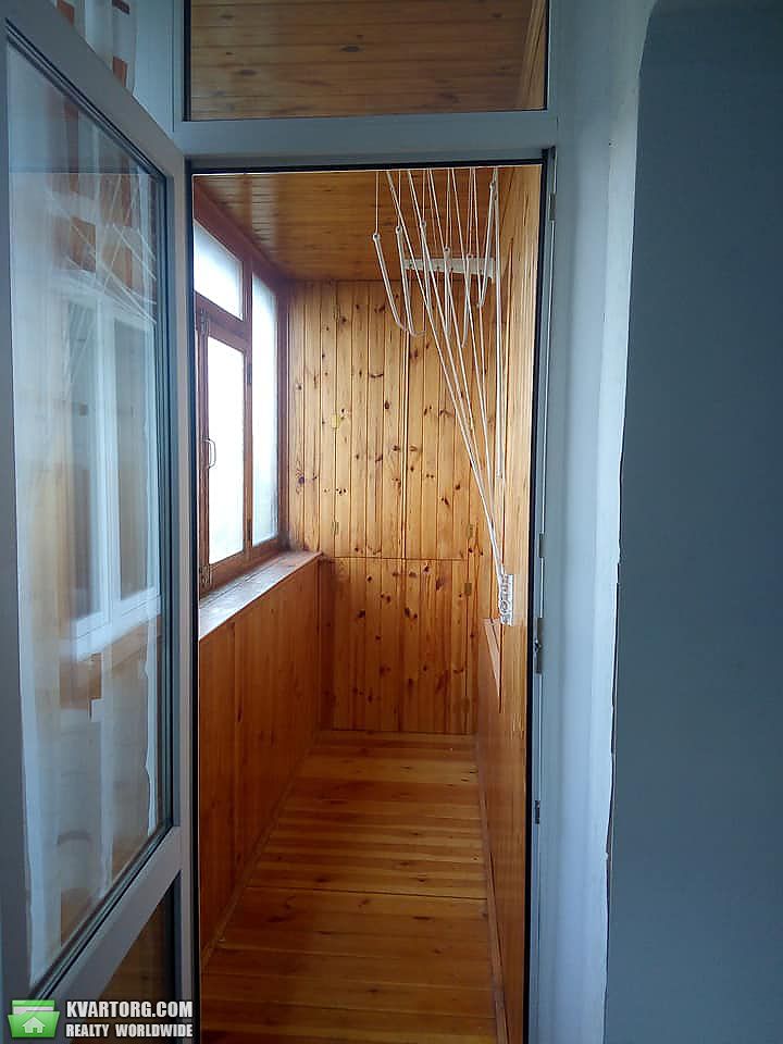 Rent out 2-room apartment. Киев, Энтузиастов ул. — photo 4
