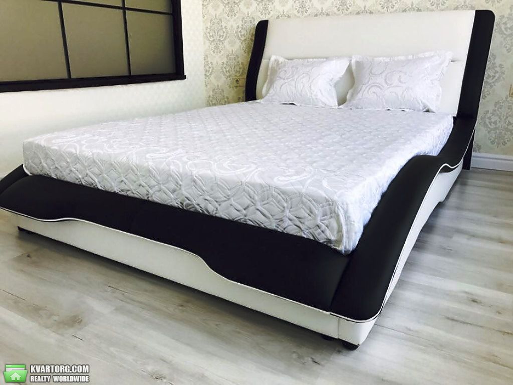 Sell 2-room apartment. Киев,  Пчелки Елены — photo 1