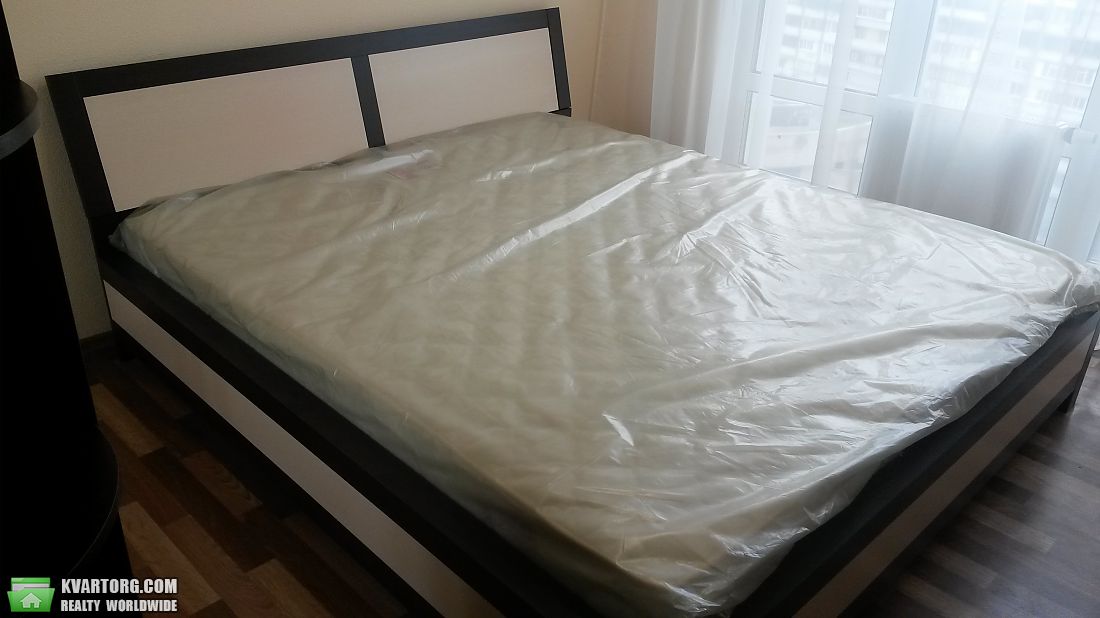 Rent out 2-room apartment. Киев,  Гмыри — photo 3