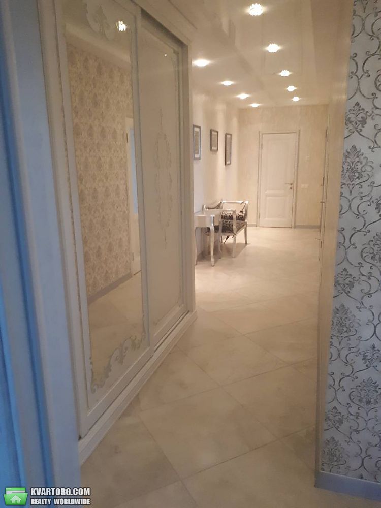 Rent out 3-room apartment. Киев,  Тычины пр — photo 6